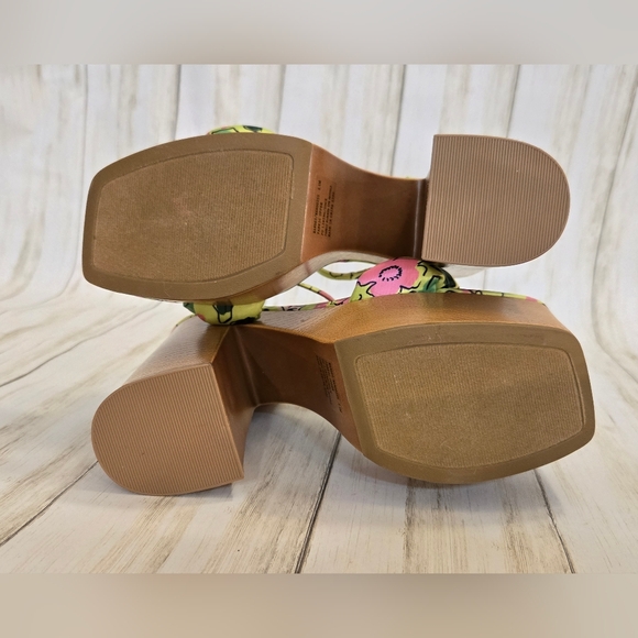 BETSY JOHNSON Floral Green and Pink Platform Heels - Picture 9 of 14